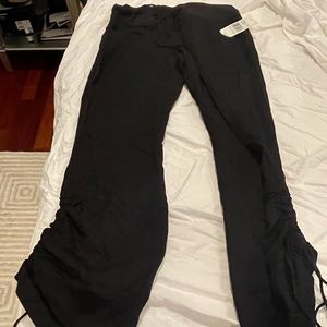 Lucy Black Fit Squad Pants. M. NWT.